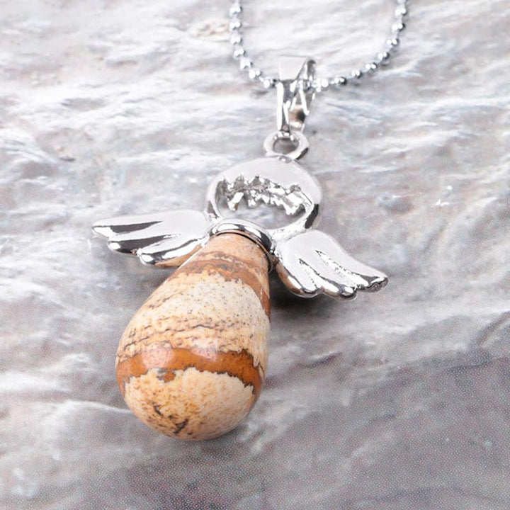 Collier pendentif porte-bonheur en cristal naturel avec petites ailes d'ange de Buddha Stones