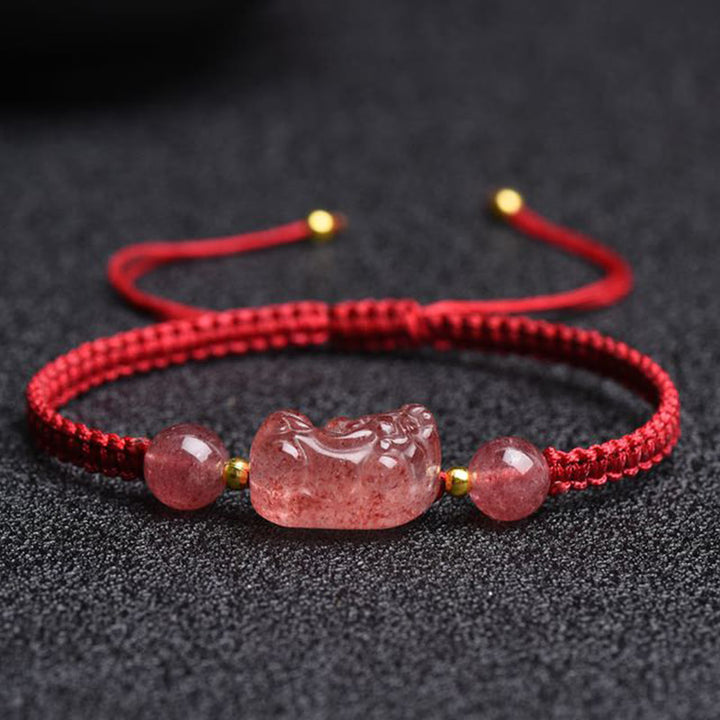 Bracelet porte-bonheur en fil rouge PiXiu en quartz fraise naturel Buddha Stones
