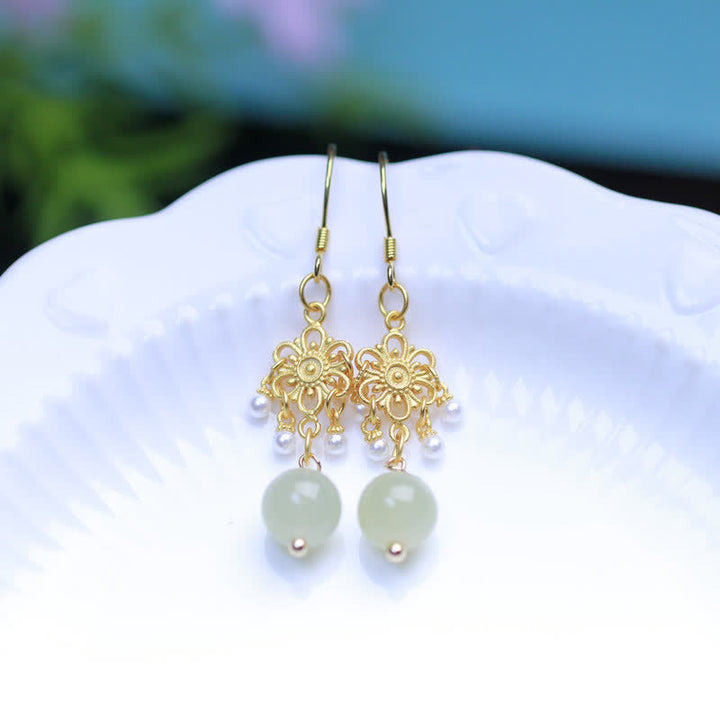 Boucles d'oreilles pendantes en plaqué or 14 carats avec motif de fleur de jade Hetian