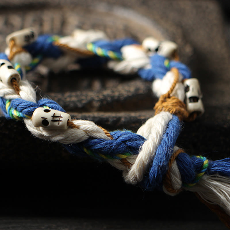 Bracelet porte-bonheur fait main en perles gravées de Buddha Stones Zakiram, déesse tibétaine de la richesse