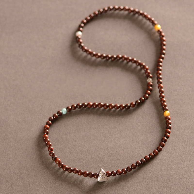 Bracelet triple tour en argent Buddha Stones 925 avec petites feuilles indiennes en bois de santal rouge et protection du caractère Fu