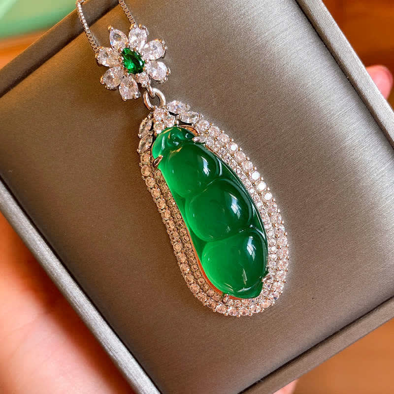 Collier pendentif porte-bonheur en jade cyan Fortune Bean