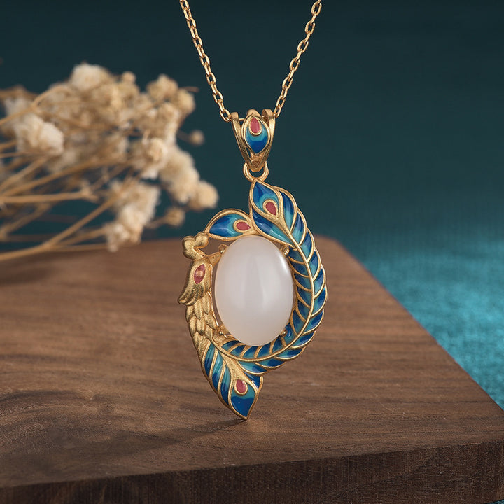Collier pendentif en cuivre et jade blanc avec paon et bénédiction