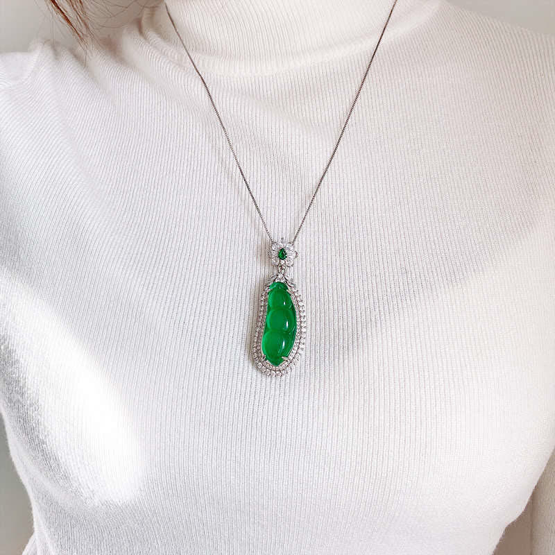 Collier pendentif porte-bonheur en jade cyan Fortune Bean