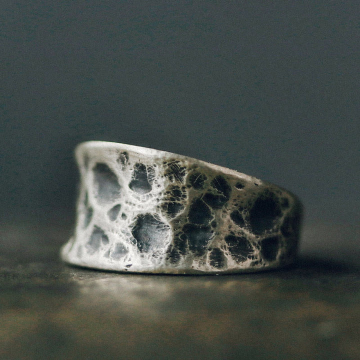 Bague de protection en argent sterling 925 Buddha Stones et texture bosselée - Argent sterling 925 - image 0