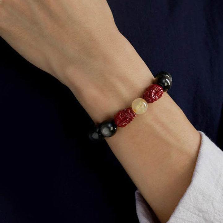 Bracelet de protection en Buddha Stones dorée et brillante PiXiu Cinabre Om Mani Padme Hum