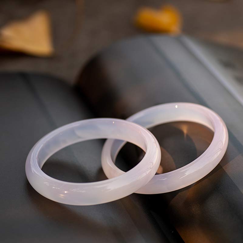 Bracelet jonc harmonieux en Buddha Stones en calcédoine naturelle