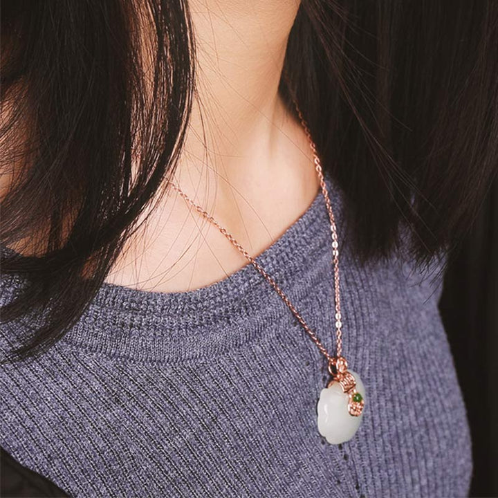 Collier avec pendentif en argent sterling 925 et jade blanc