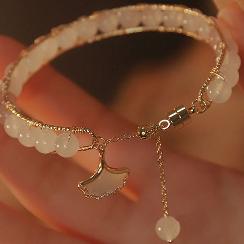 Bracelet porte-bonheur en perles de jade et feuilles de ginkgo de Buddha Stones