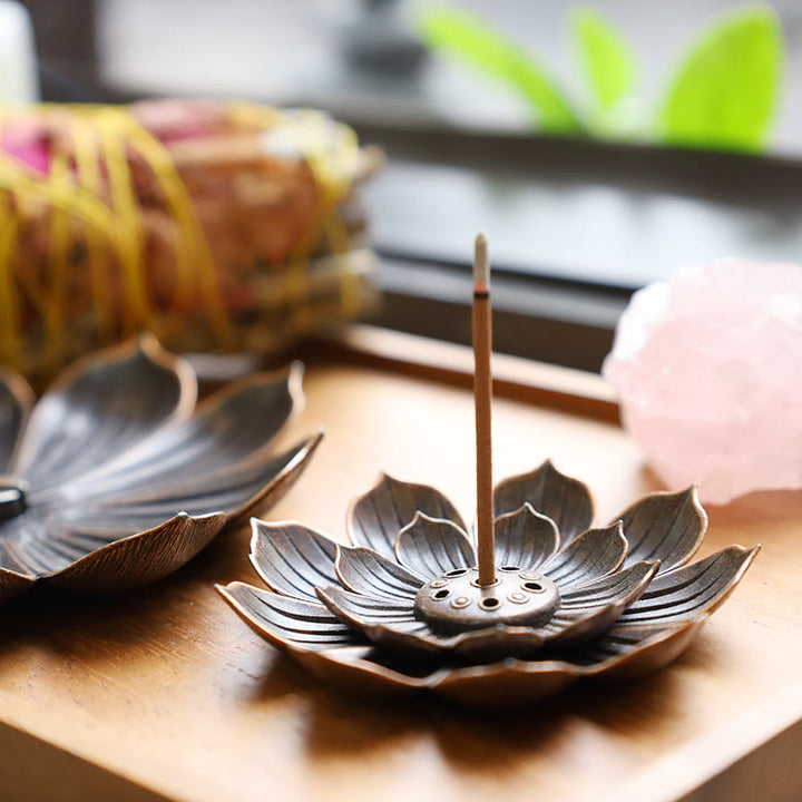 Brûleur d'encens créatif à six trous en forme de lotus Buddha Stones
