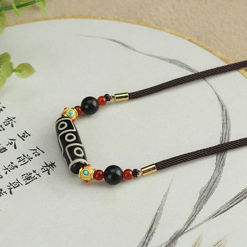 Collier pendentif en corde avec Buddha Stones
