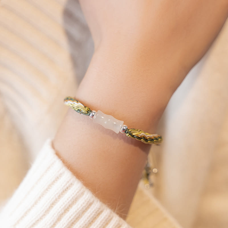 Bracelet en fil de jade blanc et bambou avec nœud de réincarnation, richesse, chance et force