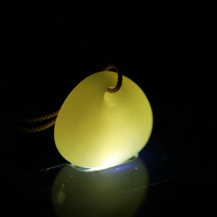 Collier pendentif en jade naturel Hetian à motif de petit sac pour la prospérité