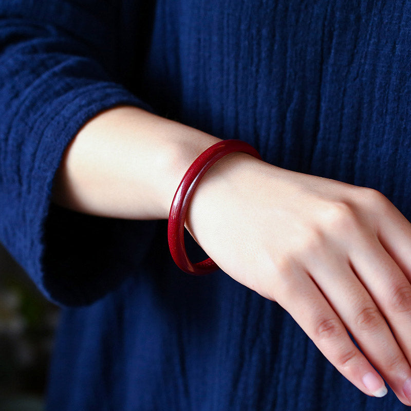 Bracelet jonc de bénédiction gravé du Sutra du cœur en Buddha Stones en cinabre