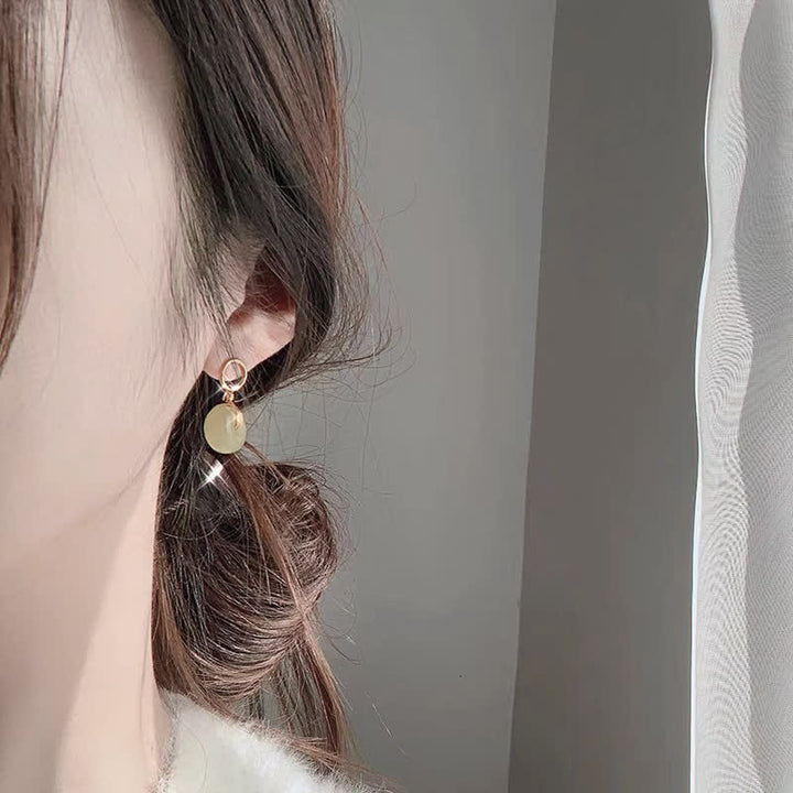 Boucles d'oreilles pendantes en jade avec Buddha Stones rondes et boucle de paix
