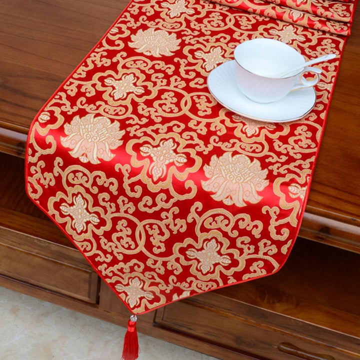 Chemin de table Jacquard à pompons avec motif de dragon Vajra et de fleurs d'autel de prière, symboles de bon augure tibétains