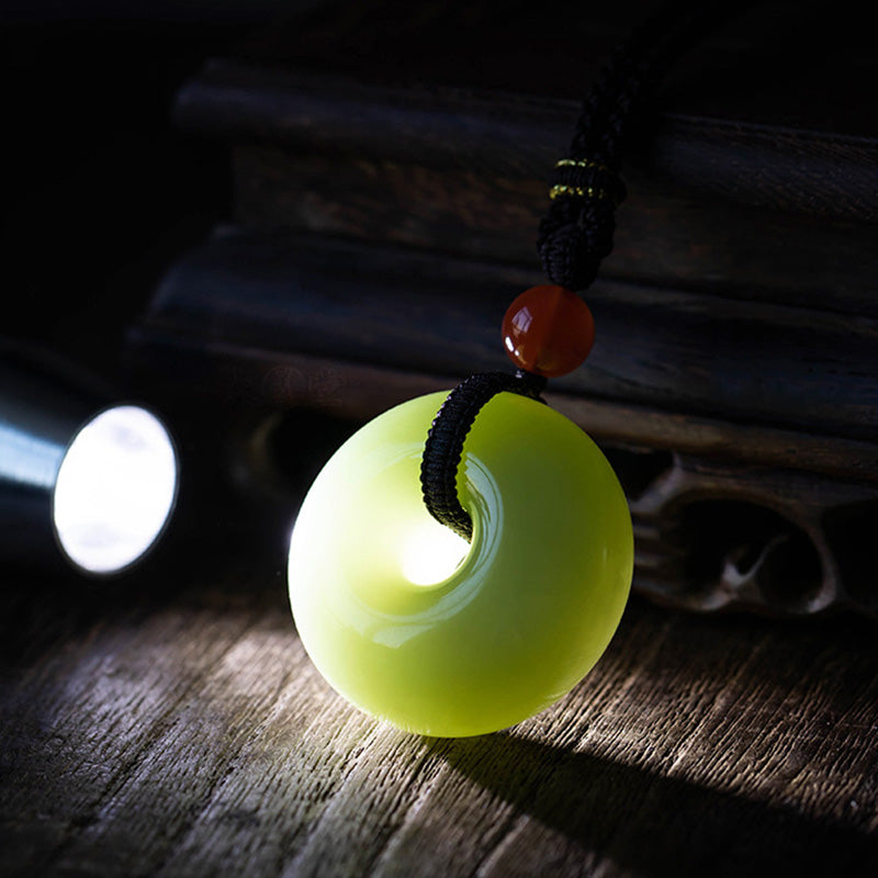Collier pendentif porte-bonheur en jade gris rond naturel Buddha Stones - image 10