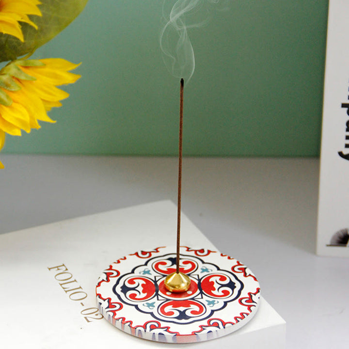 Brûleur d'encens en céramique avec bâton de bénédiction et Buddha Stones à motifs colorés