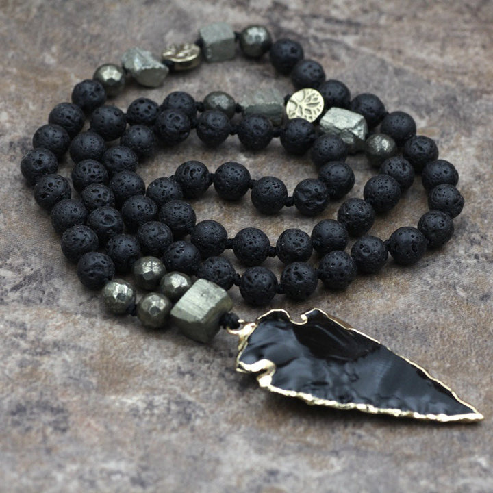 Collier avec pendentif en forme de flèche en pierre de lave naturelle et Buddha Stones