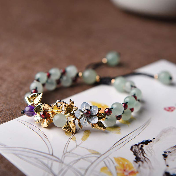 Bracelet porte-bonheur en Buddha Stones' aventurine verte et de grenat avec pétales de fleur