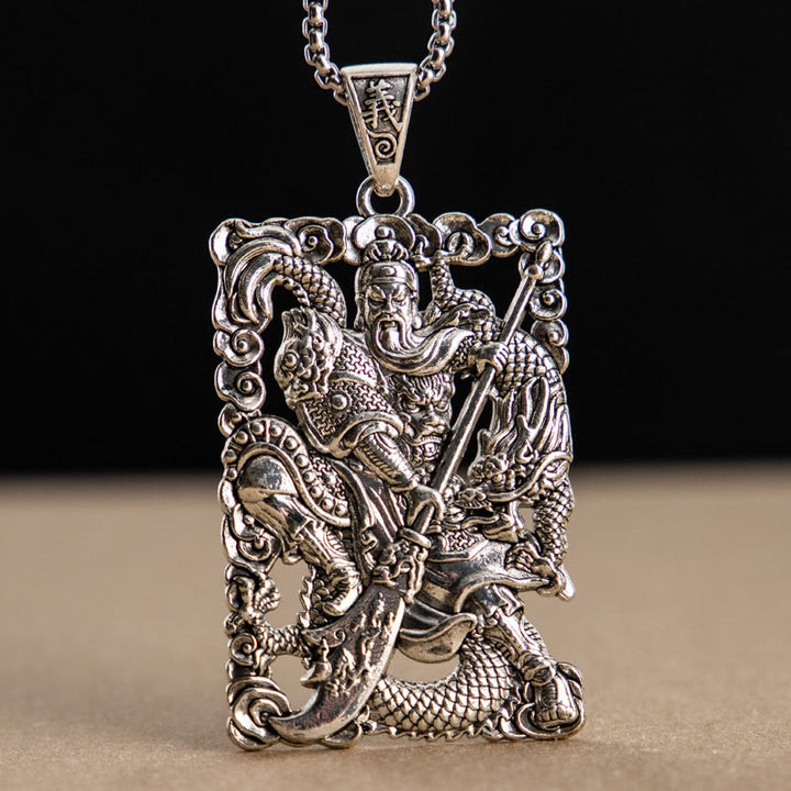 Collier pendentif de richesse avec nuages de bon augure et dragon Guan Gong en Buddha Stones
