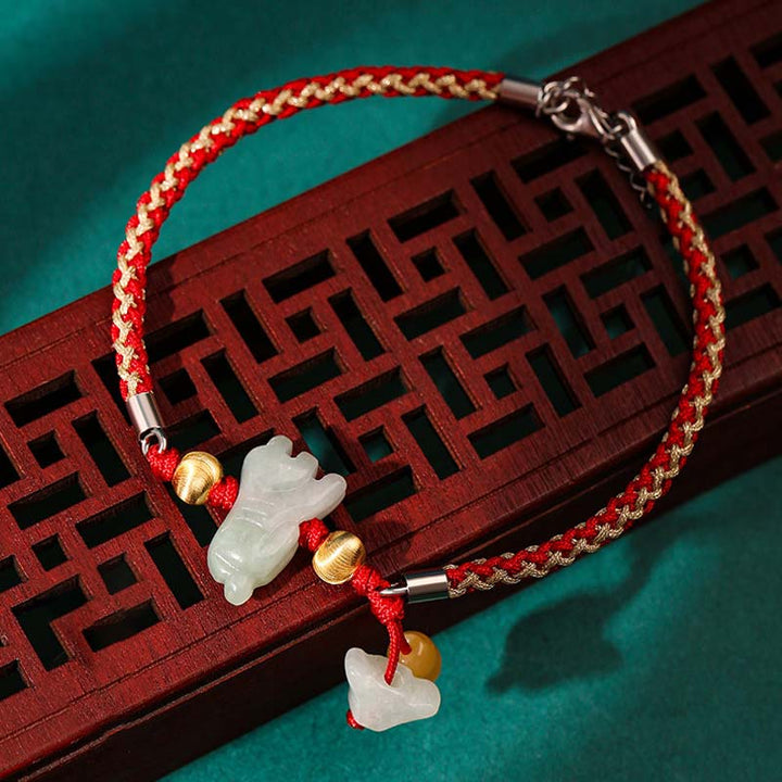 Bracelet de cheville en fil rouge avec Buddha Stones et signe du zodiaque chinois