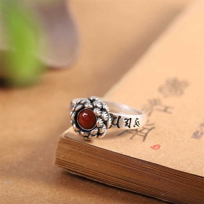 Bague de bénédiction de confiance en agate rouge lotus en argent sterling 925 de Buddha Stones - image 1