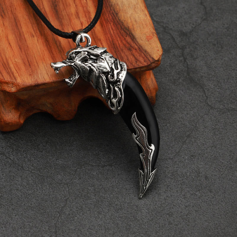 Collier pendentif d'équilibre en acier titane imitation dent de loup en Buddha Stones