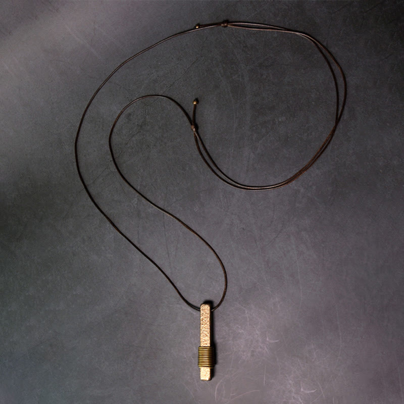 Collier pendentif en laiton et cuivre texturé style vintage avec Buddha Stones, symbole de richesse. - image 9