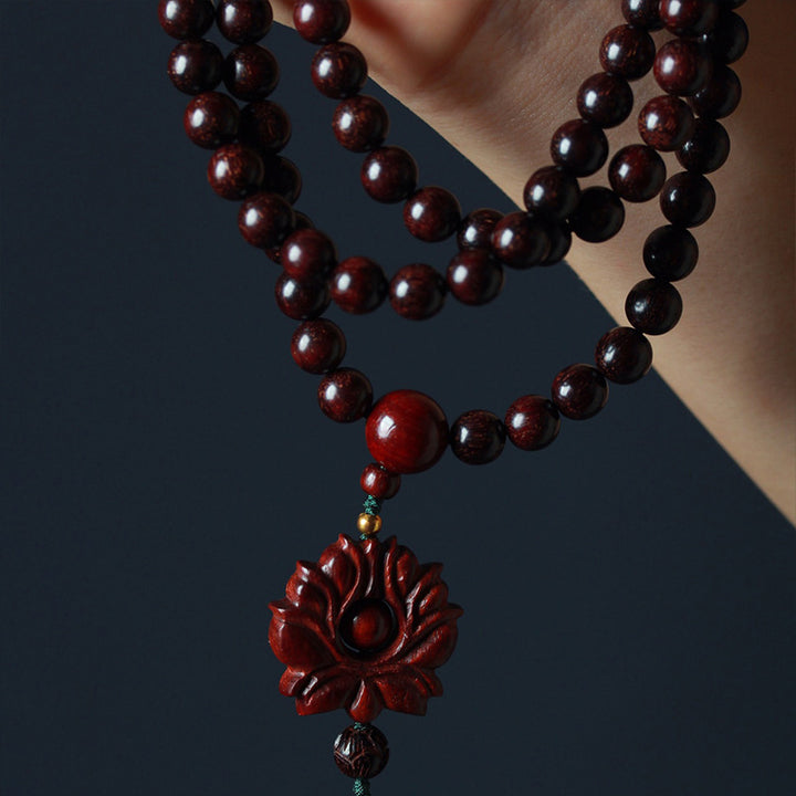 Bracelet Mala Tibétain en Buddha Stones avec Petites Feuilles et Lotus en Bois de Santal Rouge