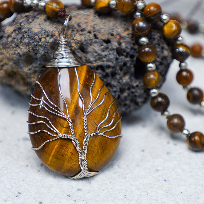 Collier avec pendentif en perles de force en œil de tigre naturel et Buddha Stones