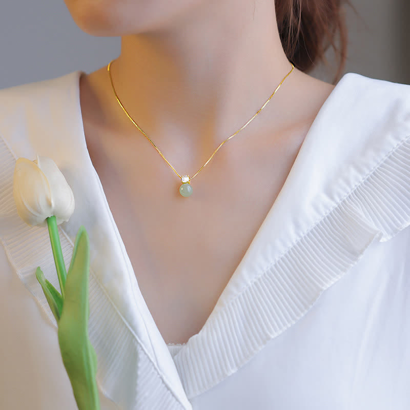 Collier pendentif en chaîne de prospérité en jade avec perles porte-bonheur et Buddha Stones