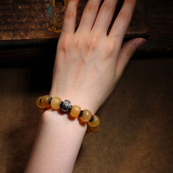 Bracelet de bon augure tibétain en corne de mouton fait main avec Buddha Stones Om Mani Padme Hum