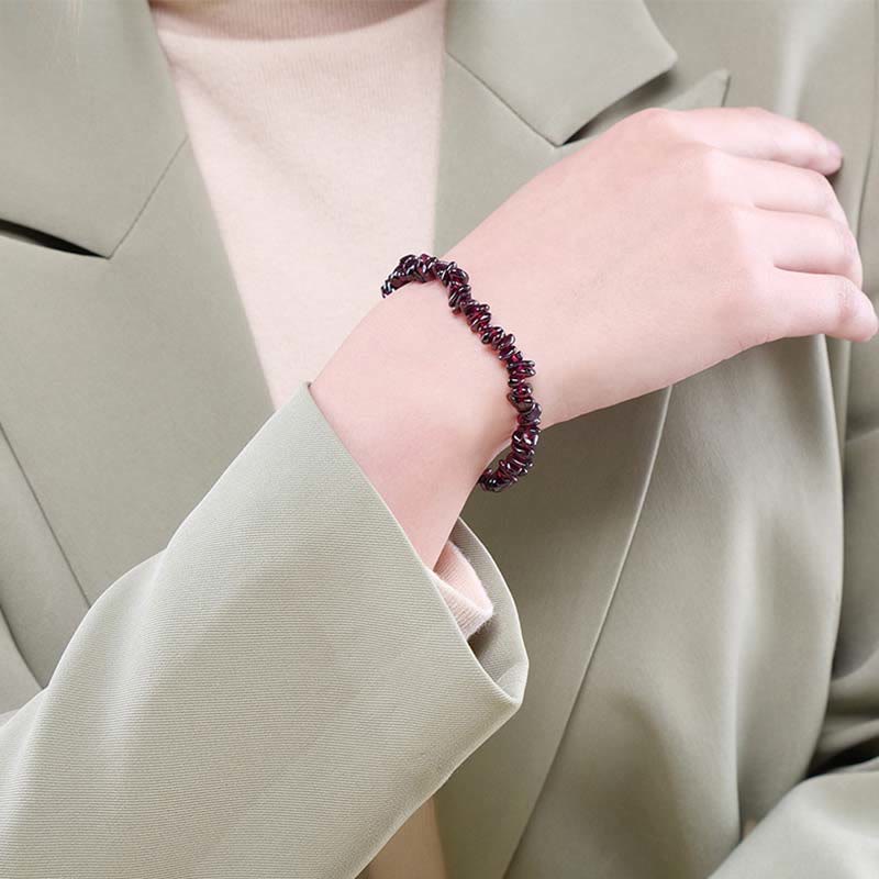 Bracelet apaisant et chaleureux en pierre de cristal de forme irrégulière naturelle - image 25