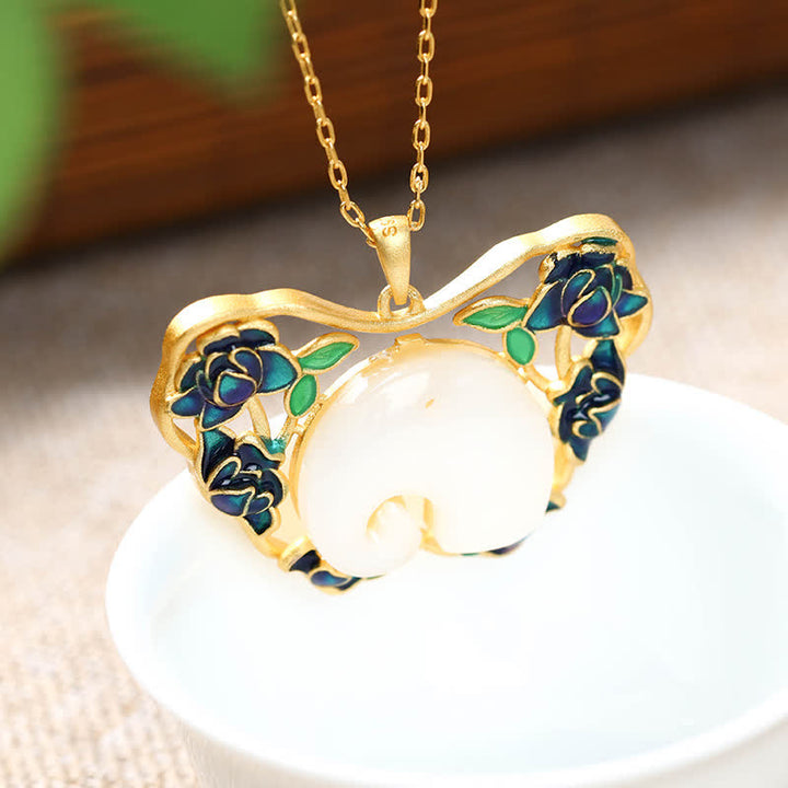 Collier pendentif en jade blanc avec éléphant, papillon, lotus, succès