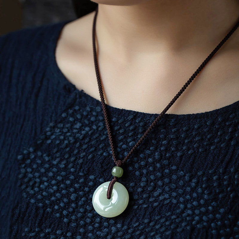 Collier pendentif en jade rond naturel Buddha Stones, boucle de paix, chance, prospérité