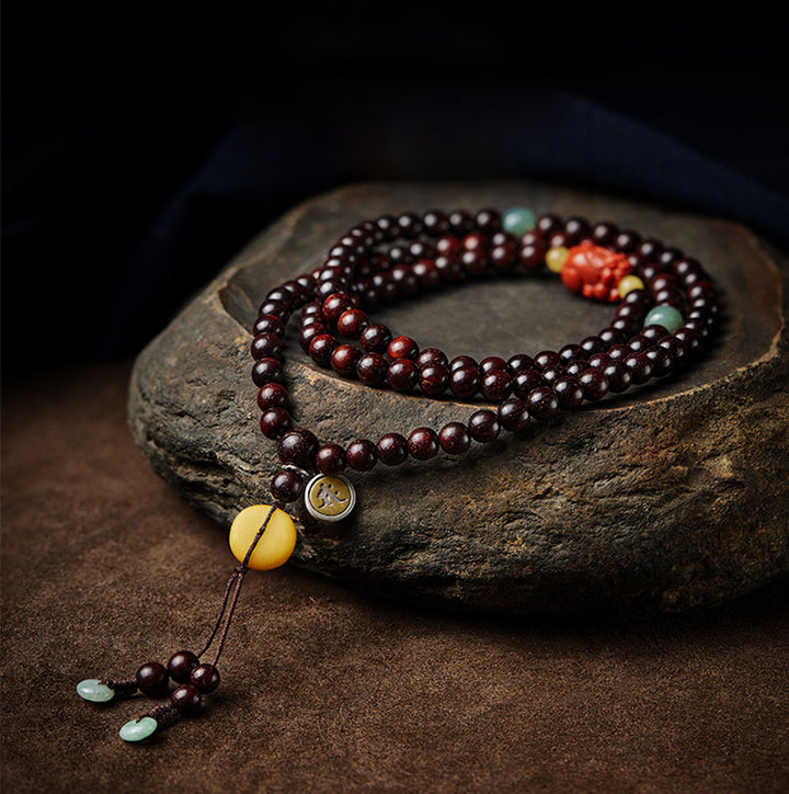 Buddha Stones Zodiaque chinois Bouddha natal 108 perles Mala Petite feuille Bois de santal rouge Agate rouge Bracelet de protection PiXiu