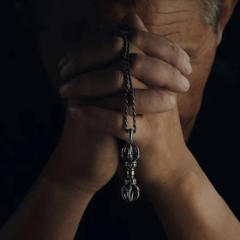 Collier pendentif tibétain en Buddha Stones avec motif Dorje Vajra