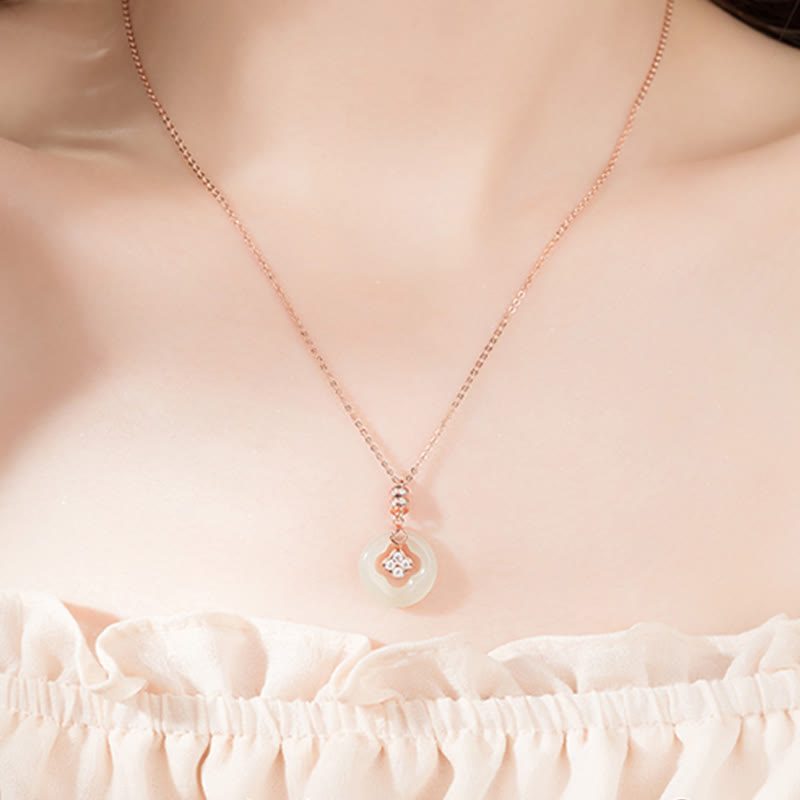Collier pendentif trèfle à quatre feuilles en argent sterling 925 et jade Hetian naturel avec Buddha Stones et zircon avec boîte cadeau