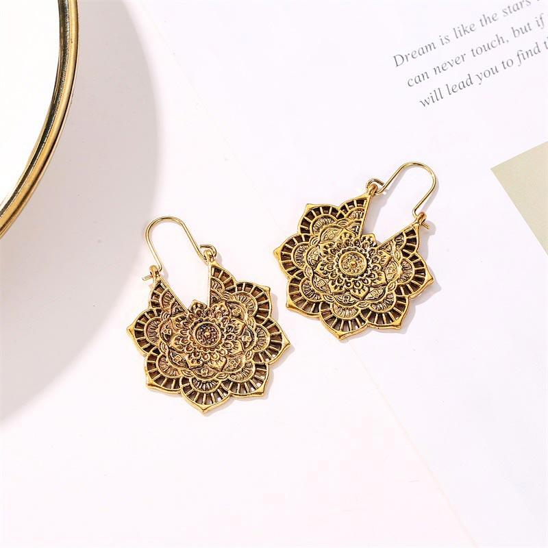 Boucles d'oreilles pendantes en cuivre avec gravure de lotus tibétain et Buddha Stones - image 2