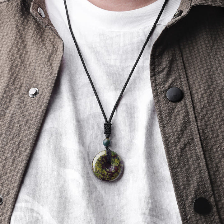 Collier avec pendentif porte-bonheur en Buddha Stones précieuses en cristal de guérison