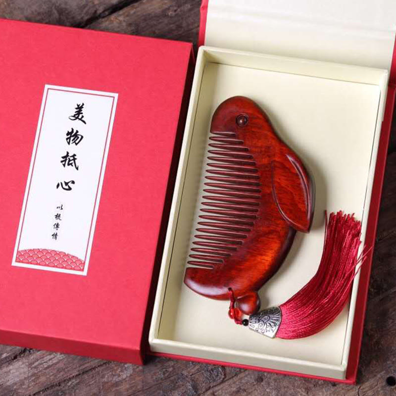 Peigne apaisant en forme de lapin mignon en bois de santal rouge à petites feuilles avec boîte cadeau