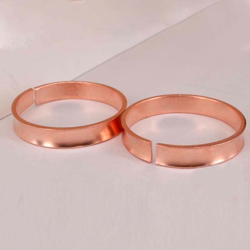 Bracelet manchette porte-bonheur en cuivre