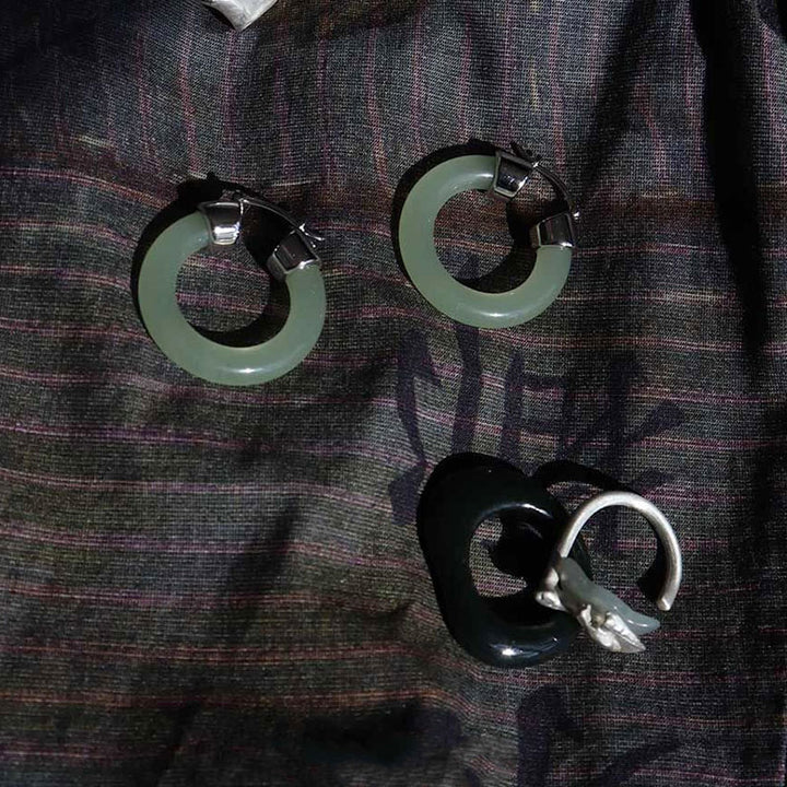 Boucles d'oreilles de prospérité en jade blanc et pierres de Buddha Stones