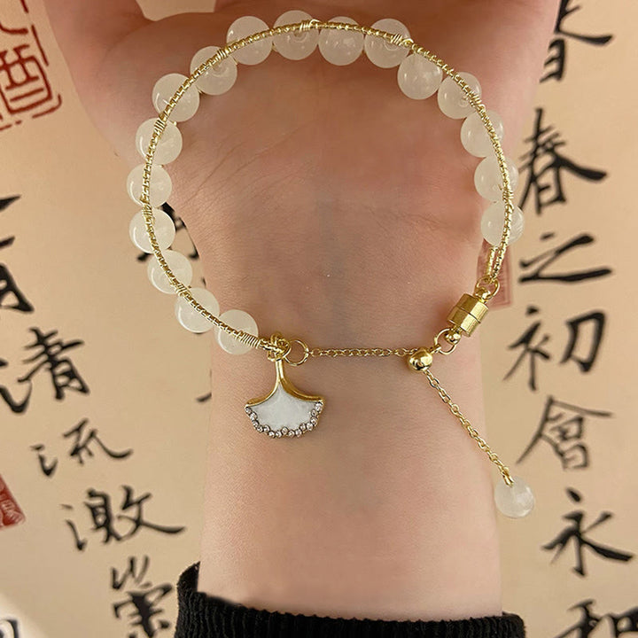 Bracelet porte-bonheur en perles de jade et feuilles de ginkgo de Buddha Stones