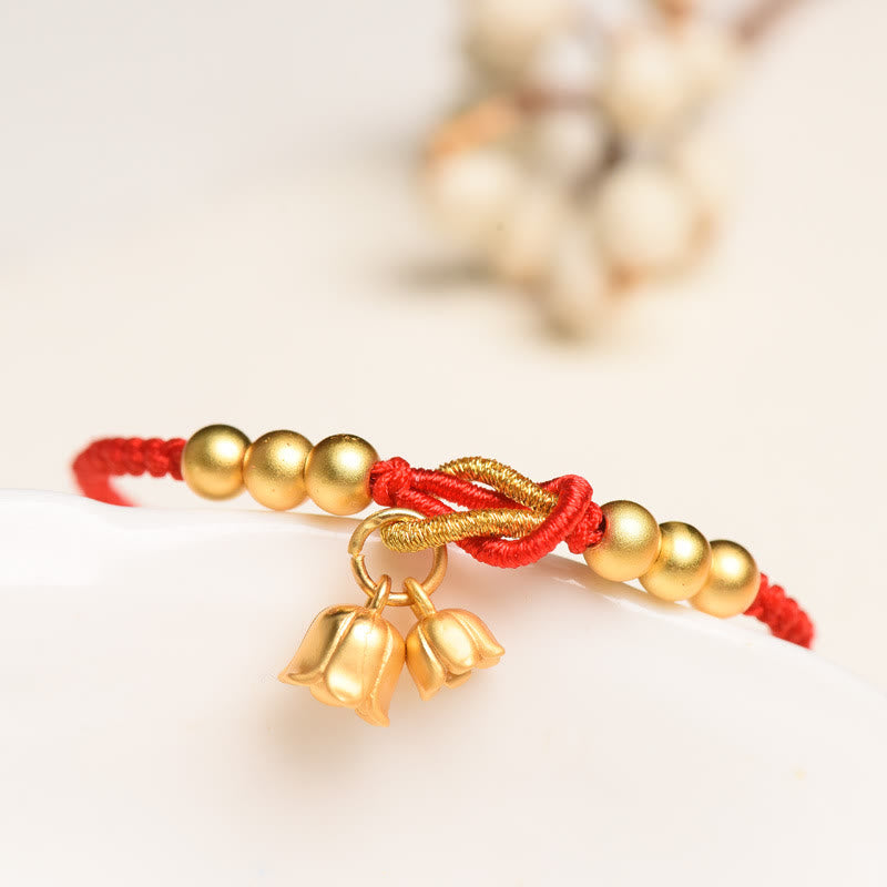 Bracelet tressé fait main en forme de fleur de muguet avec breloque de Buddha Stones