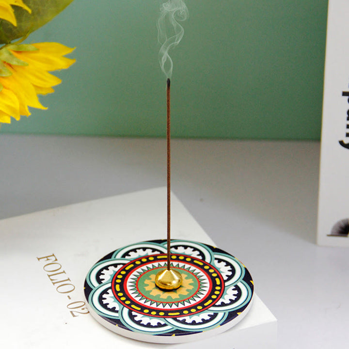 Brûleur d'encens en céramique avec bâton de bénédiction et Buddha Stones à motifs colorés