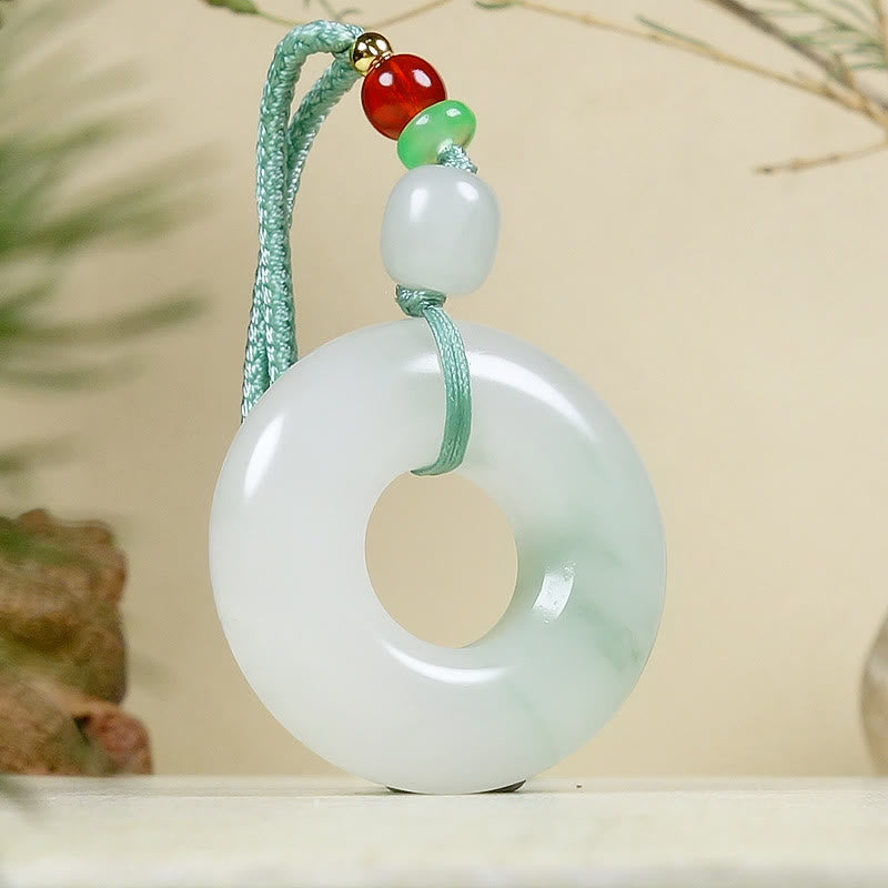 Collier pendentif en jade naturel avec boucle de paix et de prospérité en Buddha Stones