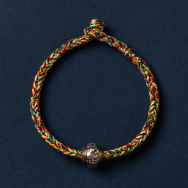 Bracelet tressé en argent sterling 925 fait à la main avec Buddha Stones Om Mani Padme Hum et nœud King Kong