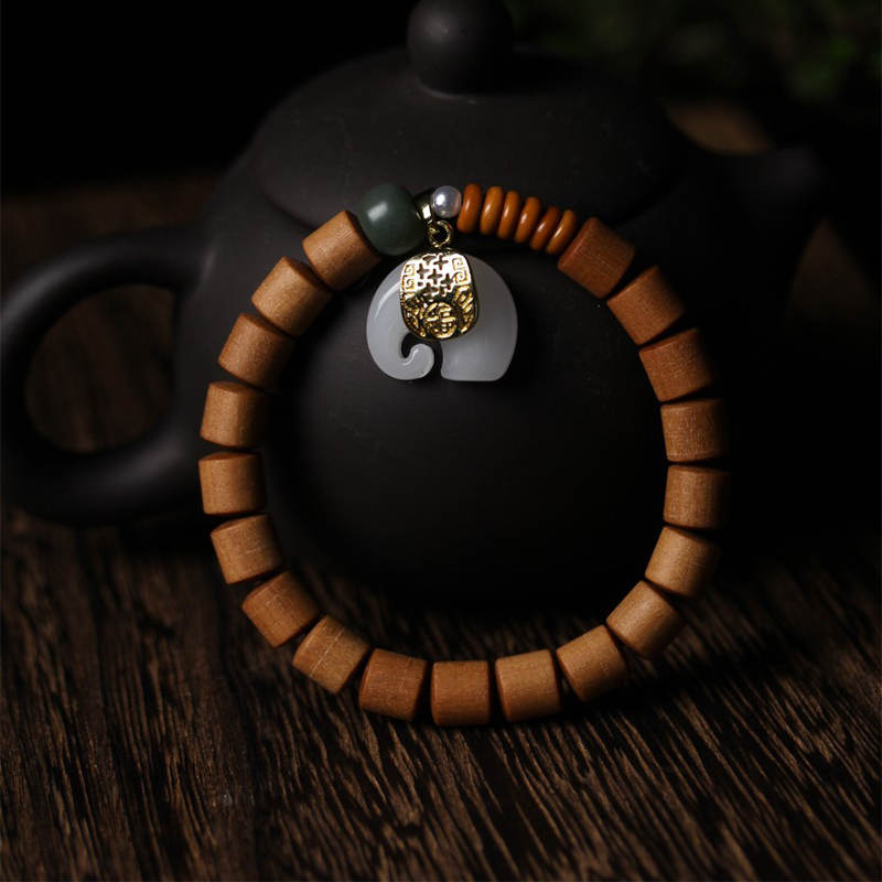 Bracelet de protection éléphant en jade et bois de santal